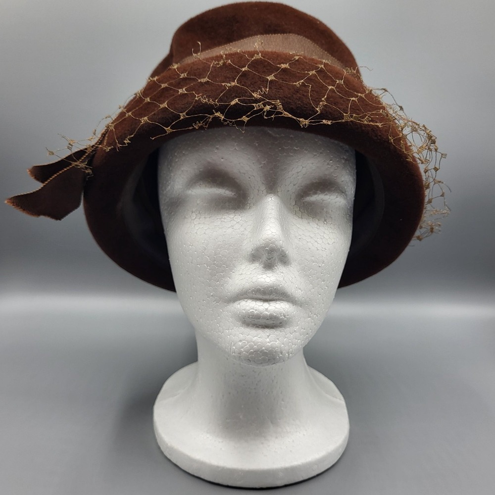 Vintage Peachbloom Velour Brown Hat With Netting Ribbon Embellishment Medium